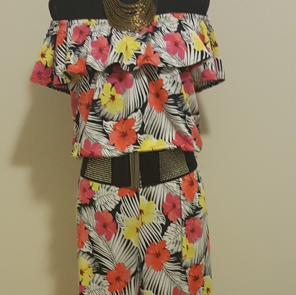 BM Boutique Pants - Beautiful Off The Shoulder Floral Jumpsuit (Plus)